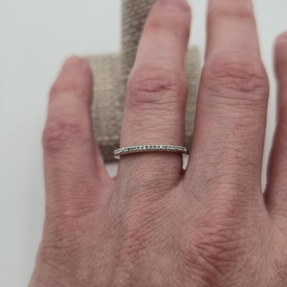 Size 7 Sterling Silver Various Small Clear Diamonds Band Ring A4170 - Picture 4 of 8